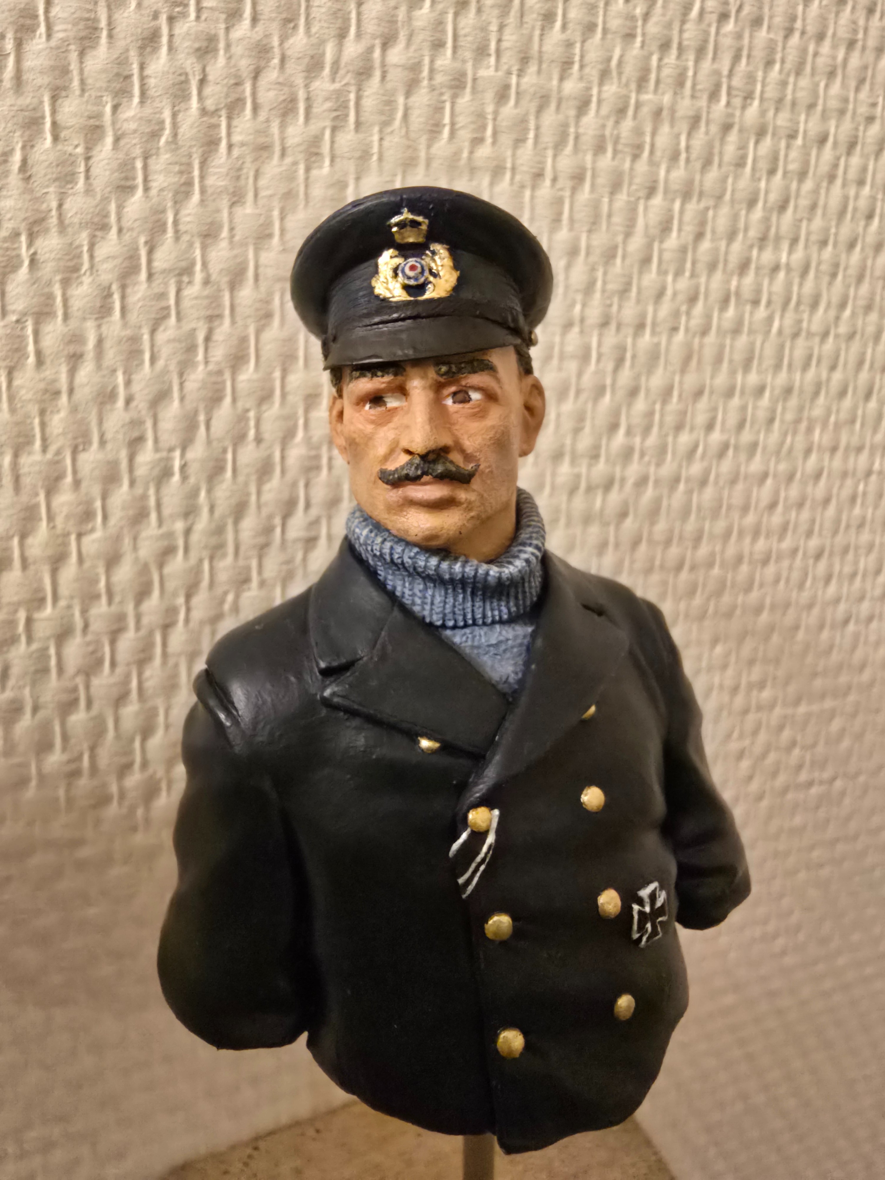Hans der Zeppelin Commander | planetFigure | Miniatures