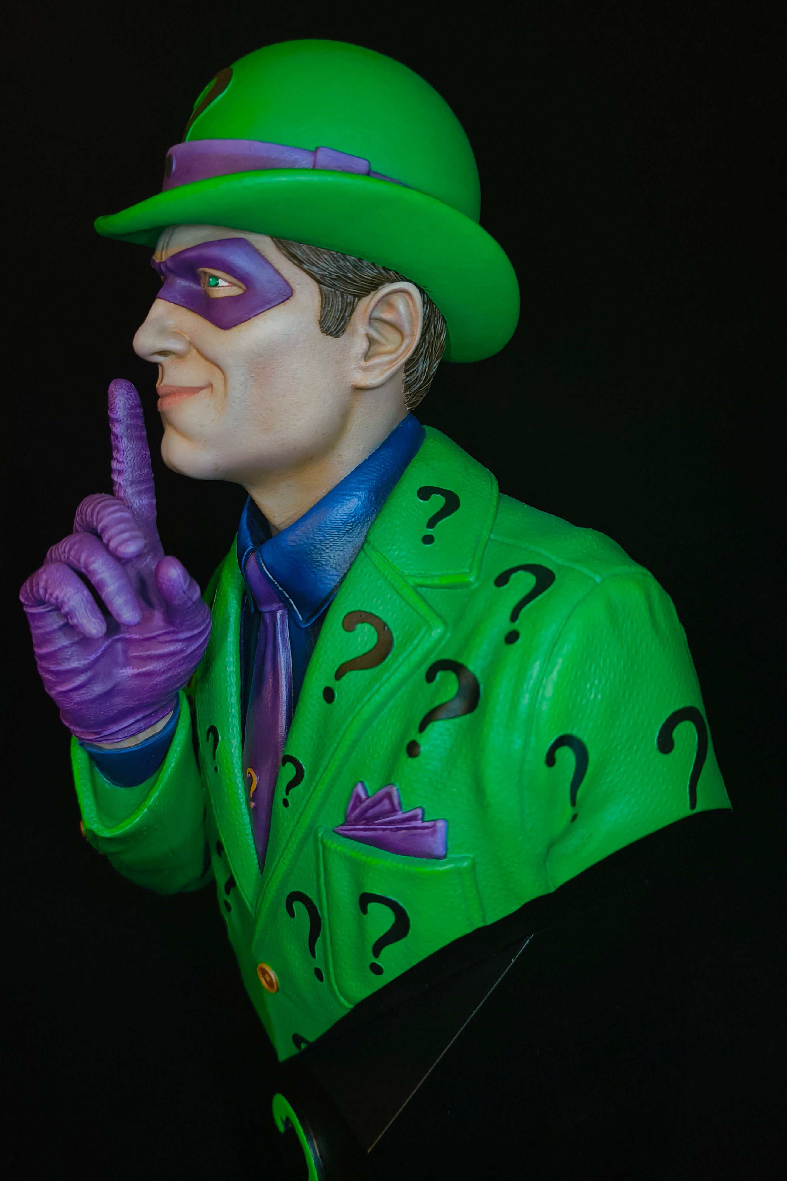 The Riddler 1/4 Scale Bust | planetFigure | Miniatures
